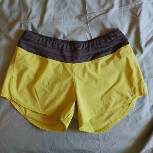Oiselle Roga shorts size small